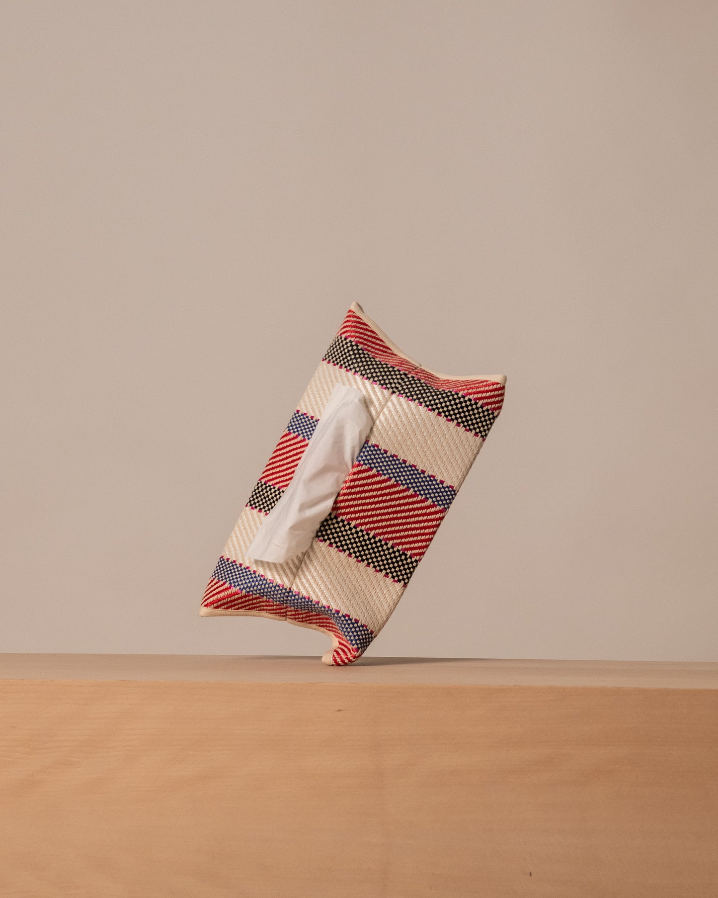 Trese Tissue Holder